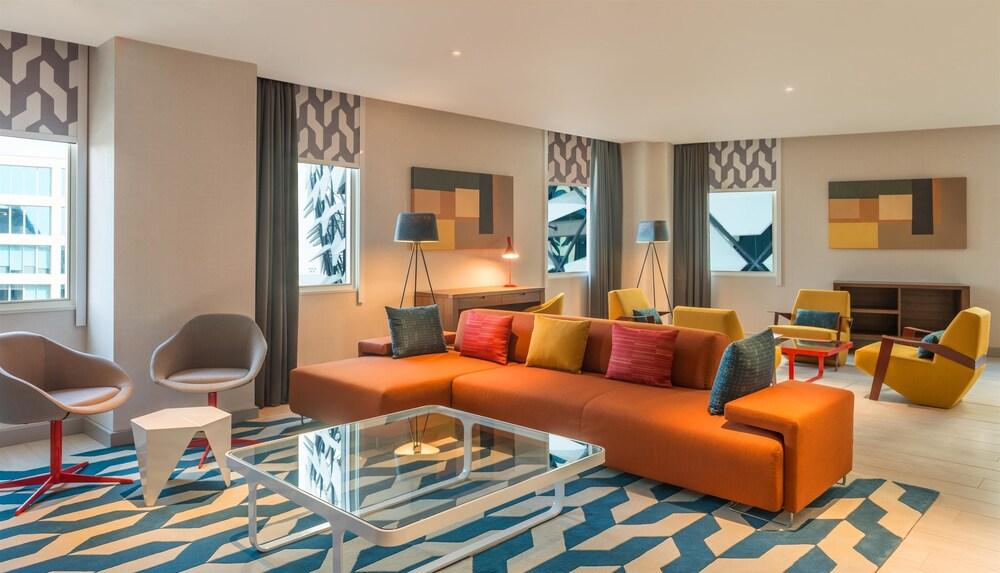 Hotel Aloft Al Ain Esterno foto