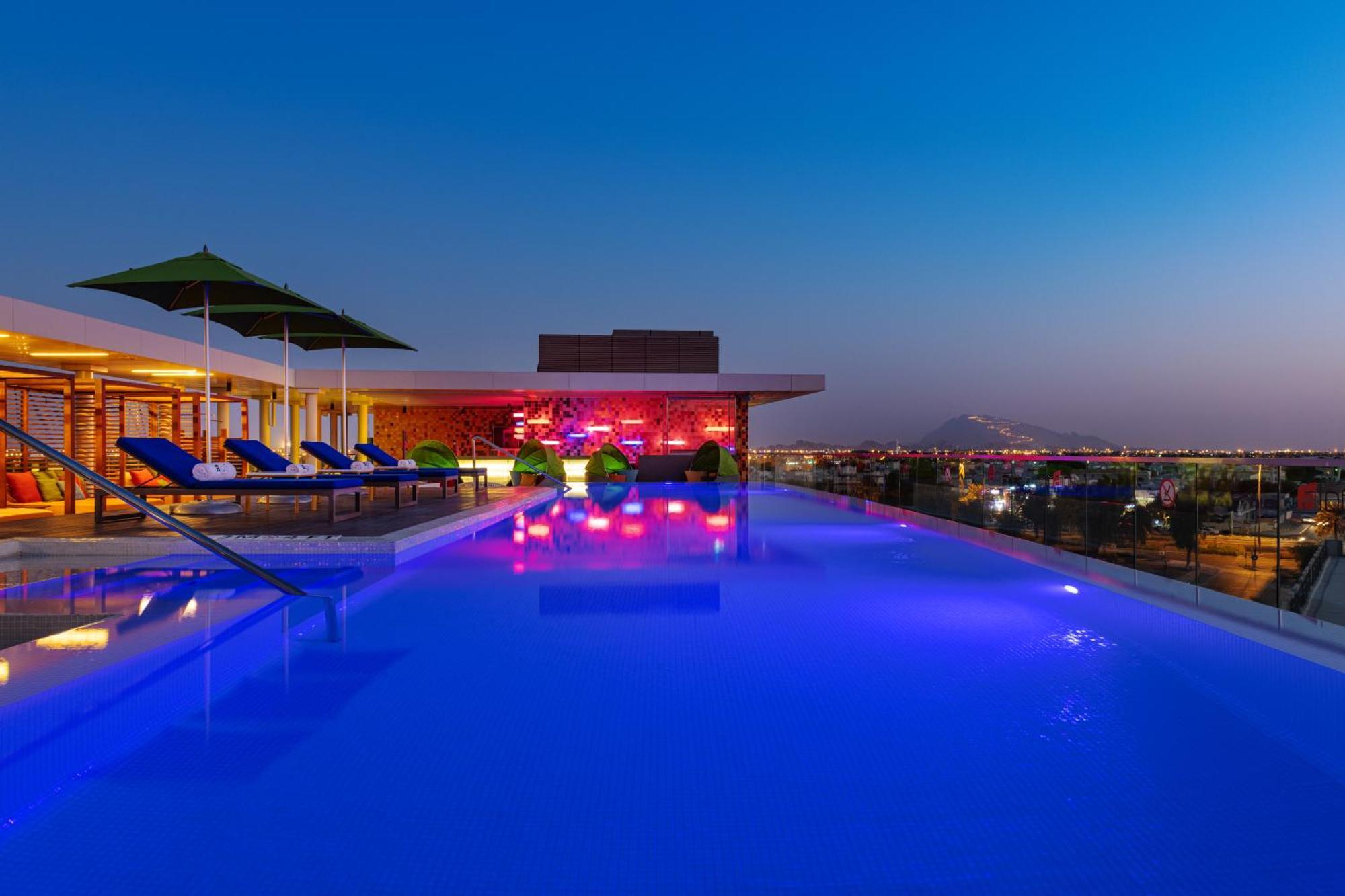 Hotel Aloft Al Ain Esterno foto