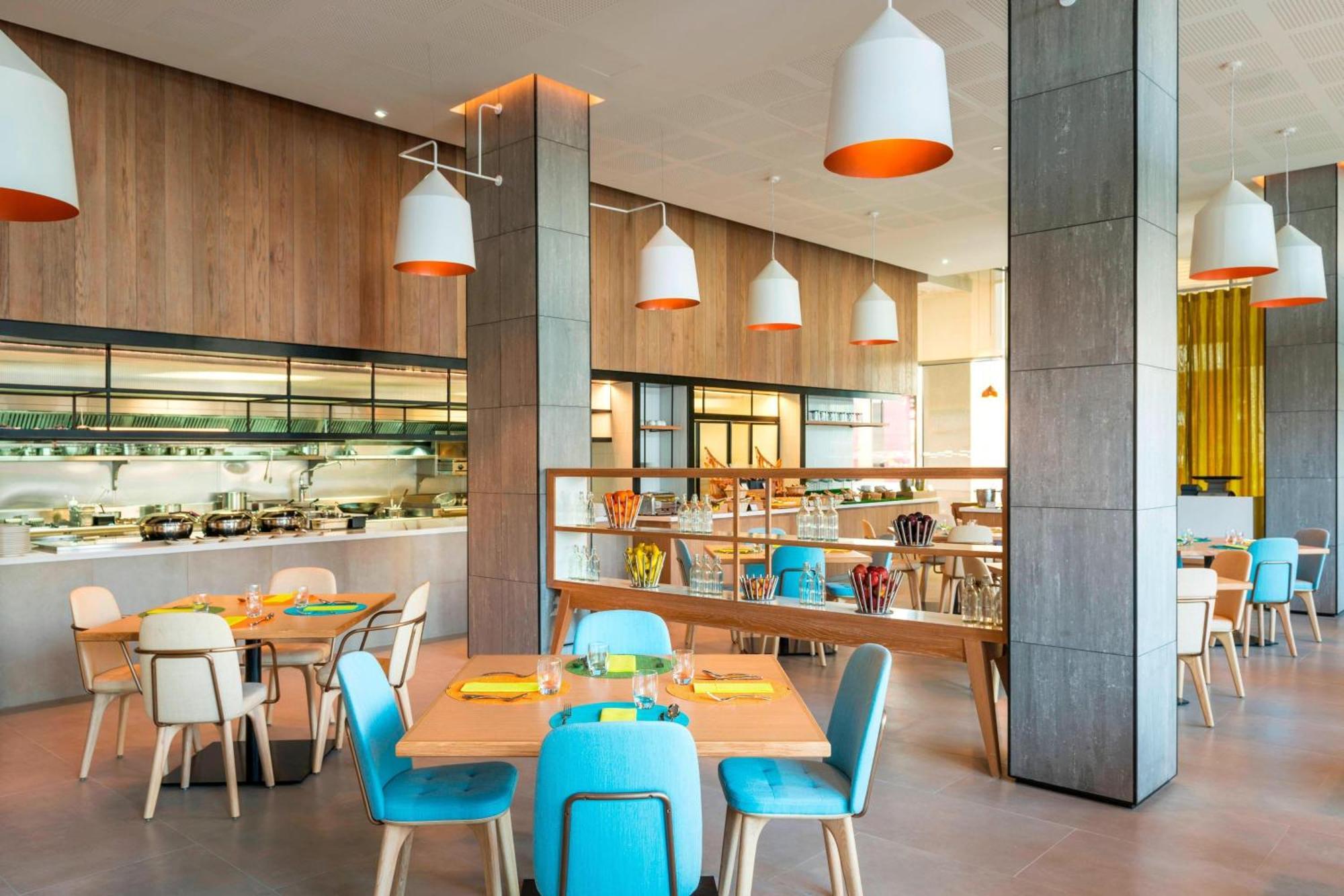 Hotel Aloft Al Ain Esterno foto