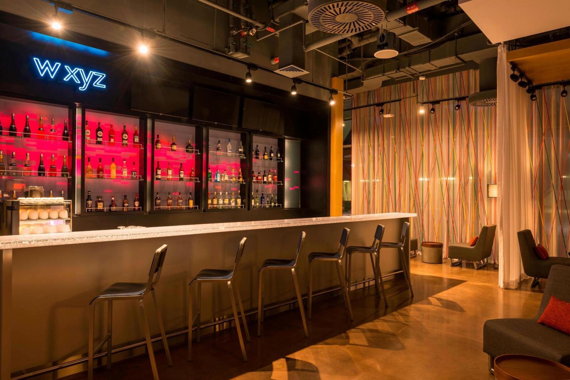 Hotel Aloft Al Ain Esterno foto