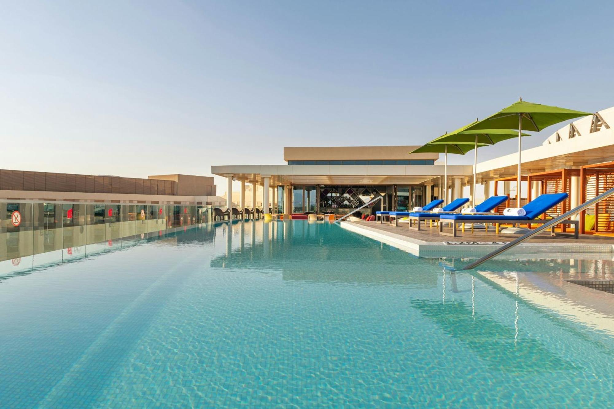 Hotel Aloft Al Ain Esterno foto