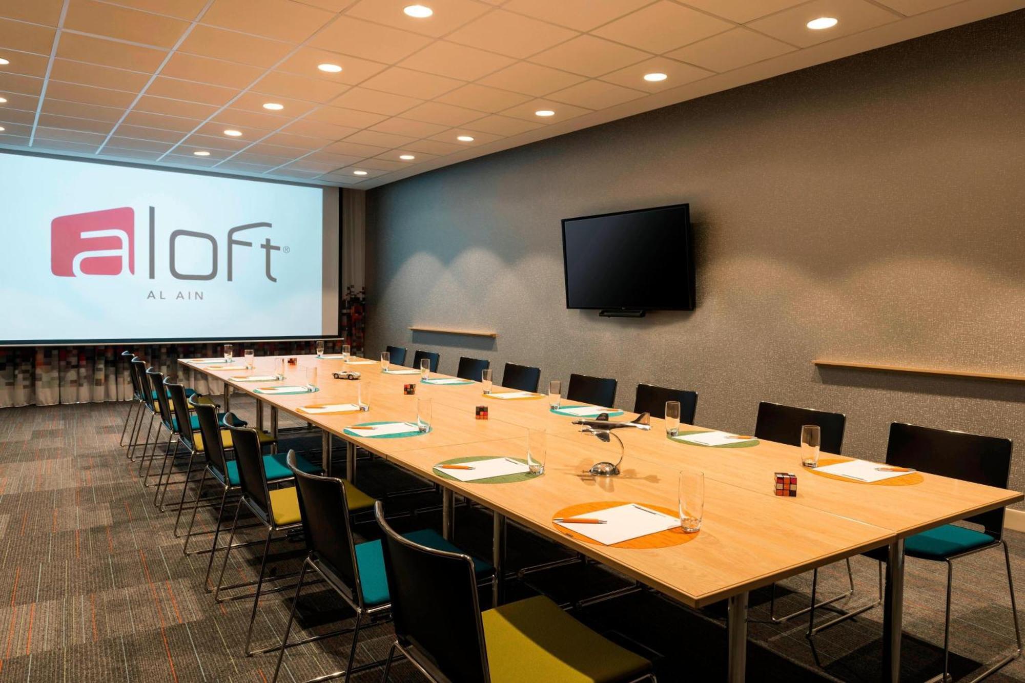 Hotel Aloft Al Ain Esterno foto