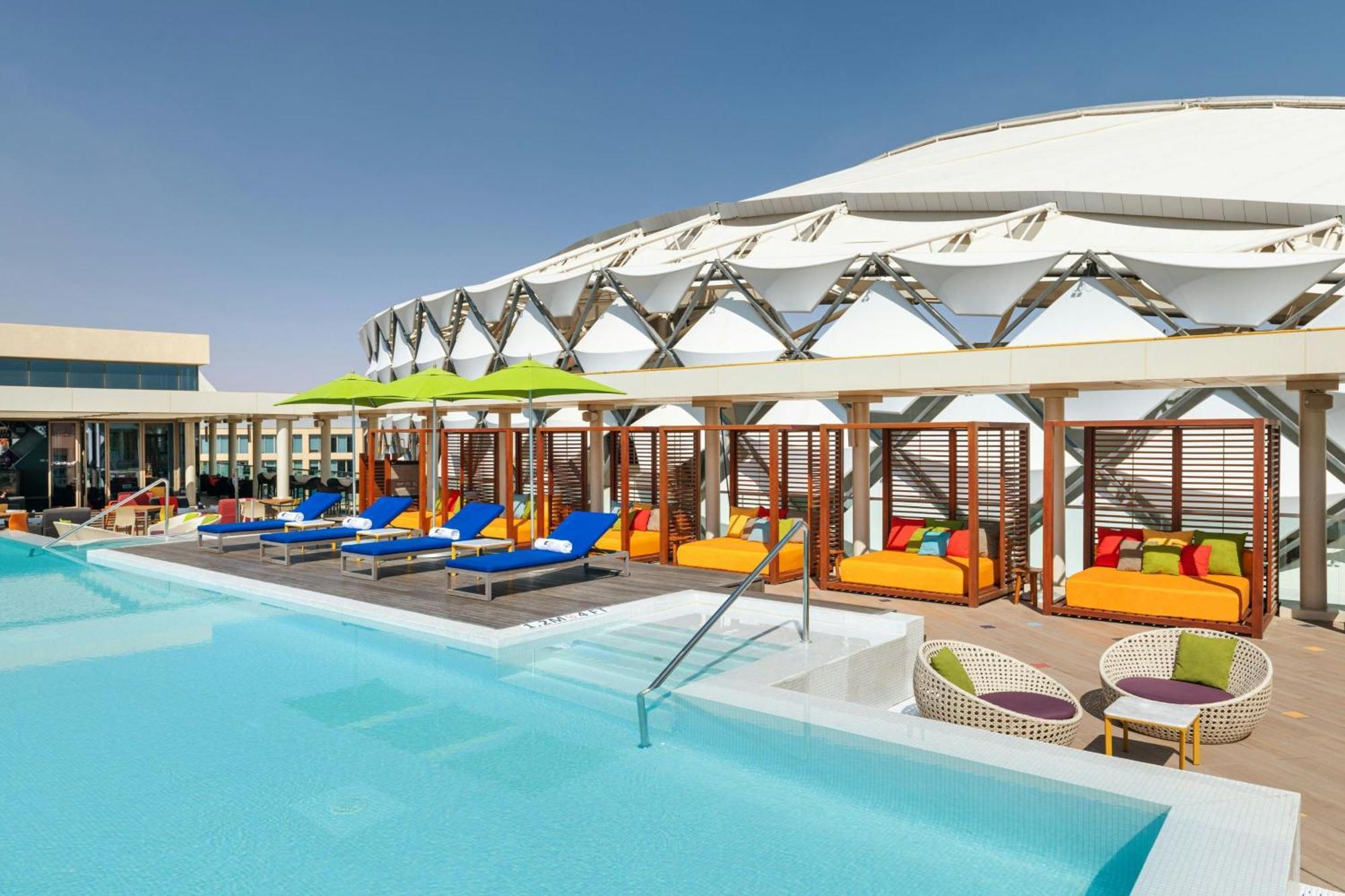 Hotel Aloft Al Ain Esterno foto