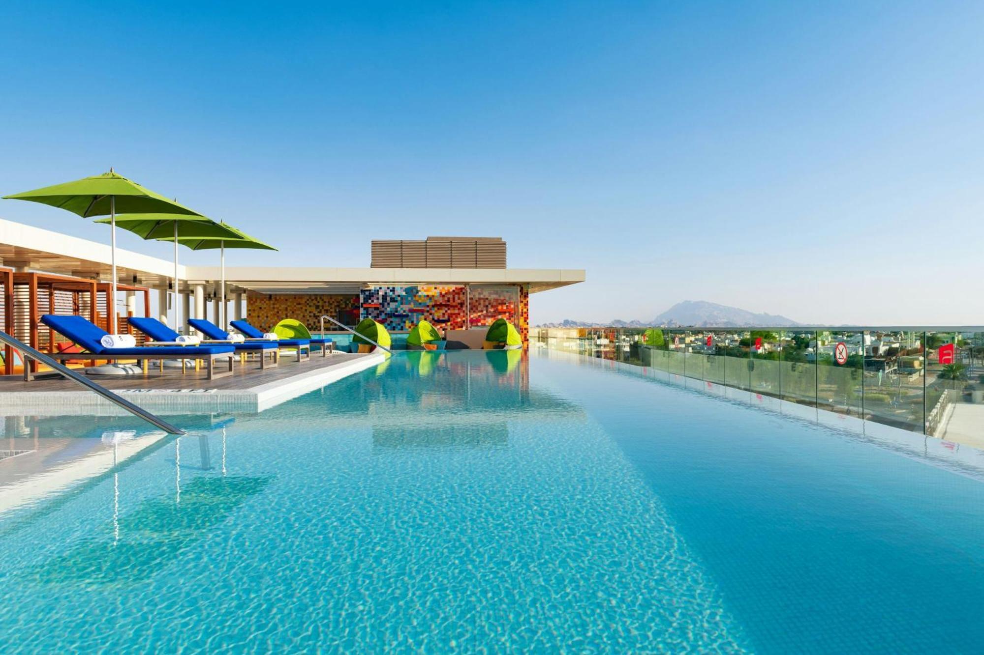 Hotel Aloft Al Ain Esterno foto